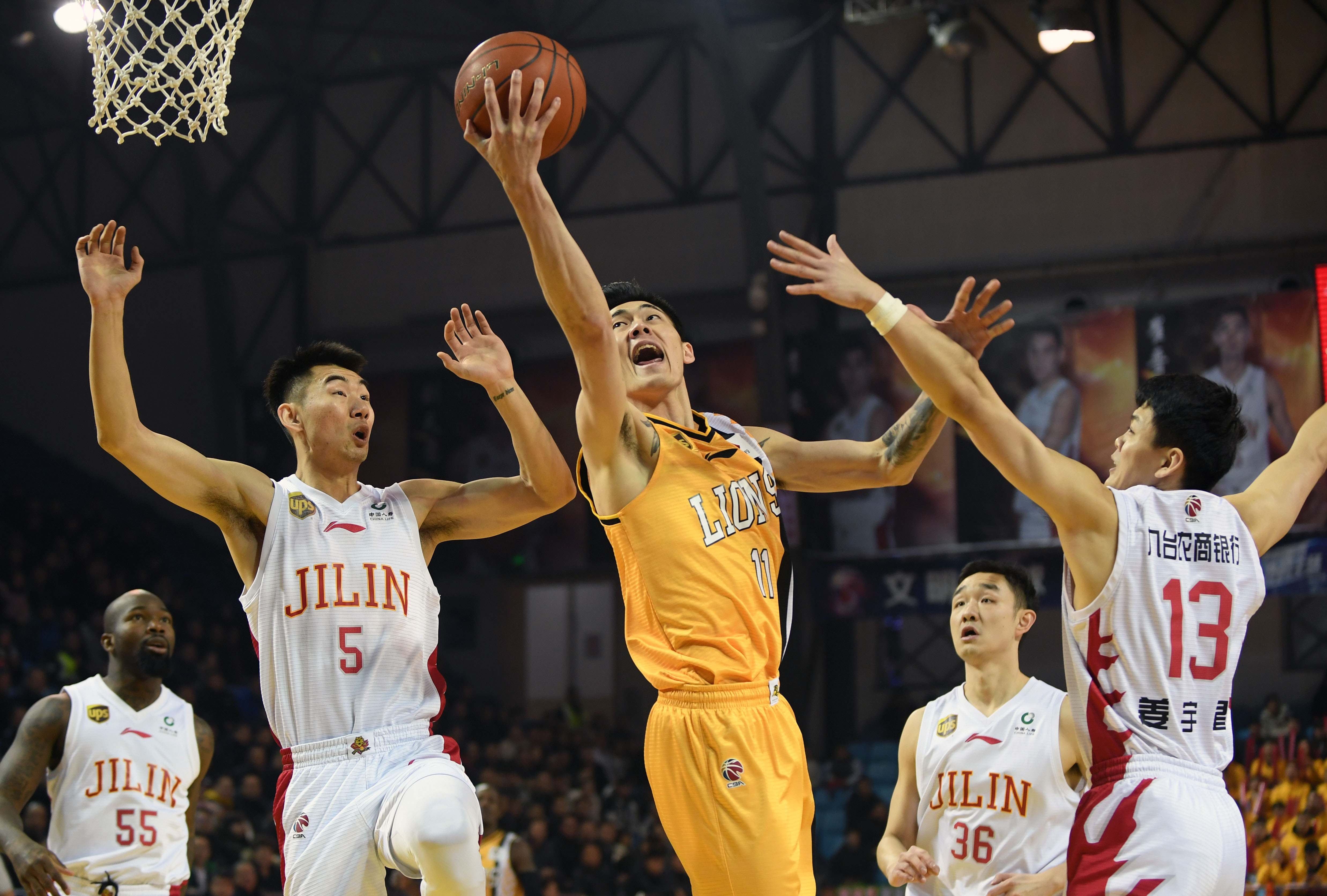 通过他们的 通过他们的