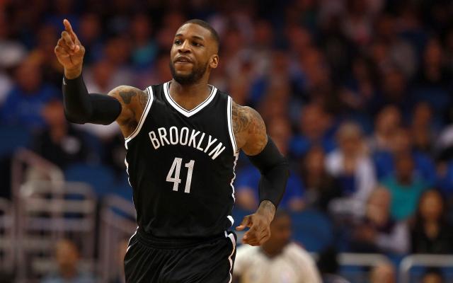 聚光灯下 聚光灯下