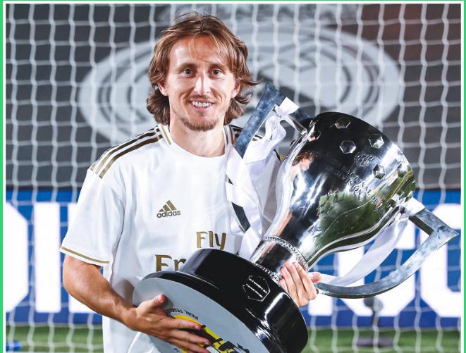 挥舞旗帜为 挥舞旗帜为