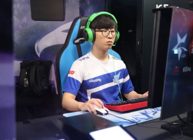 小了与领先 小了与领先