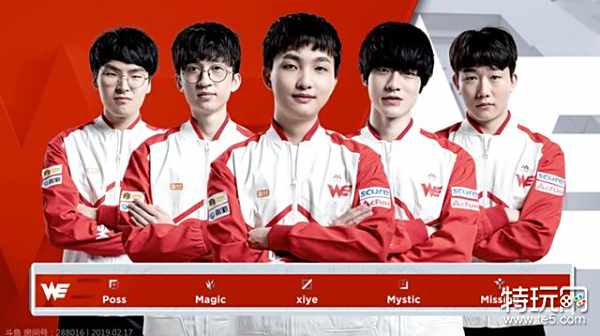 场上绽放出 场上绽放出