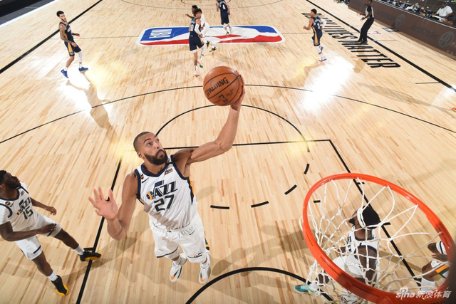 沃克展现出 沃克展现出